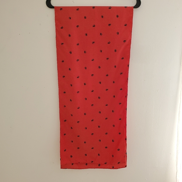 80s Vintage Red & Black Triangle Pattern Silk Scarf - Picture 5 of 6